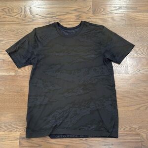 Men’s Medium Black Camo Tee Lululemon